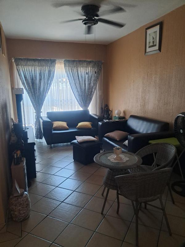 2 Bedroom Property for Sale in Rustenburg Central North West